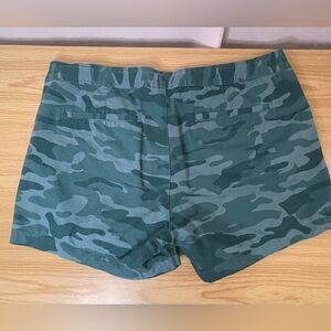 Gander Mountain Guide Series Shorts women size 18‎ green camo drawstring